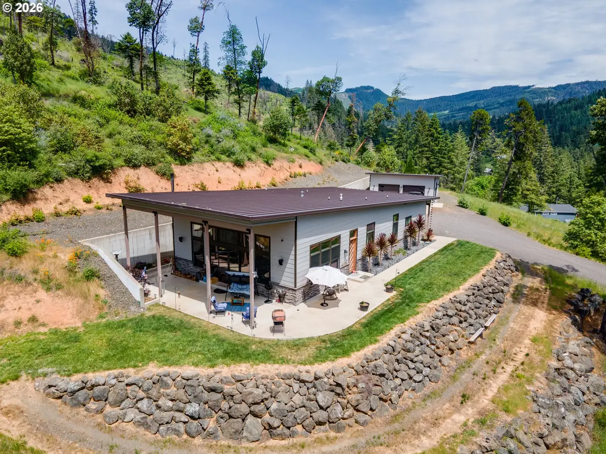5795 Hubbard Creek Rd, Umpqua, OR 97486 - #1