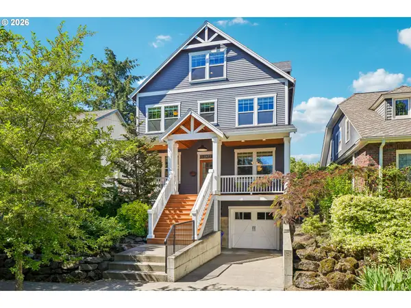2433 SE Ivon St, Portland, OR 97202