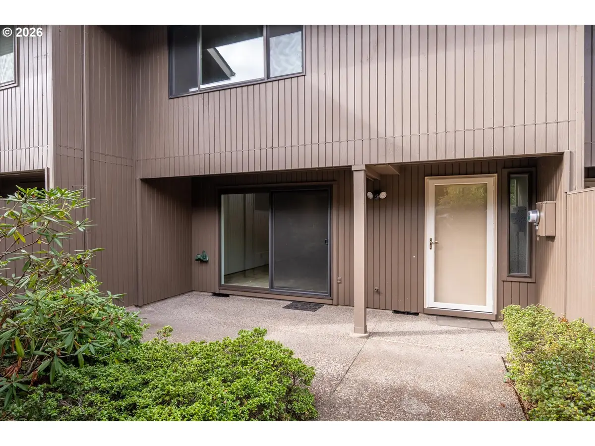 2295 Ridgeway Dr, Eugene, OR 97401 - #1