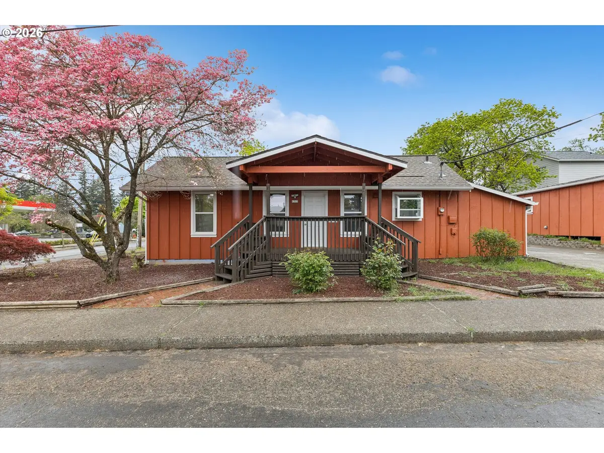 8305 SE Schiller St, Portland, OR 97266 - #1