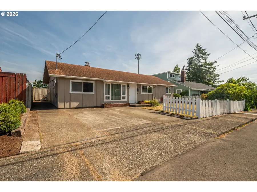 2150 Maine St, North Bend, OR 97459 - #2