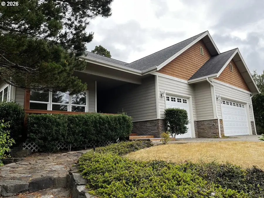 1015 Prestwick Ct, Florence, OR 97439 - #2