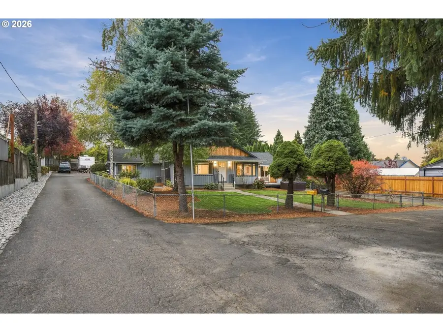 2559 SE Barnes Rd, Gresham, OR 97080 - #2