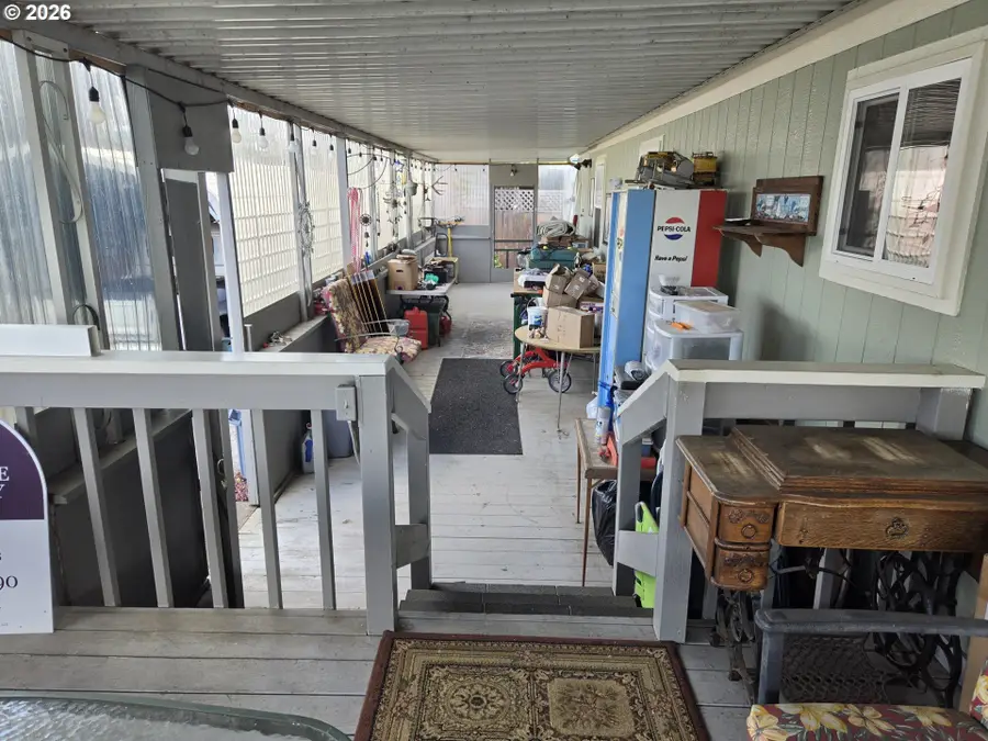 428 S State St, Sutherlin, OR 97479 - #3