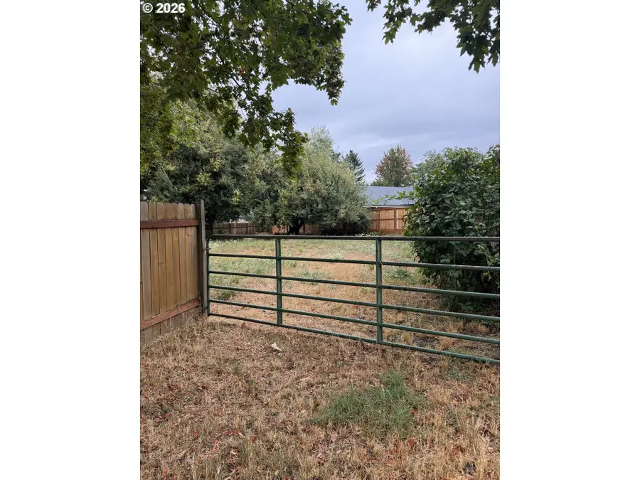 Elizabeth St, Eugene, OR 97405 - #2