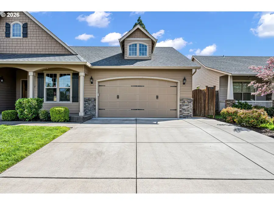 1037 Kaylee Ave, Junction City, OR 97448 - #3