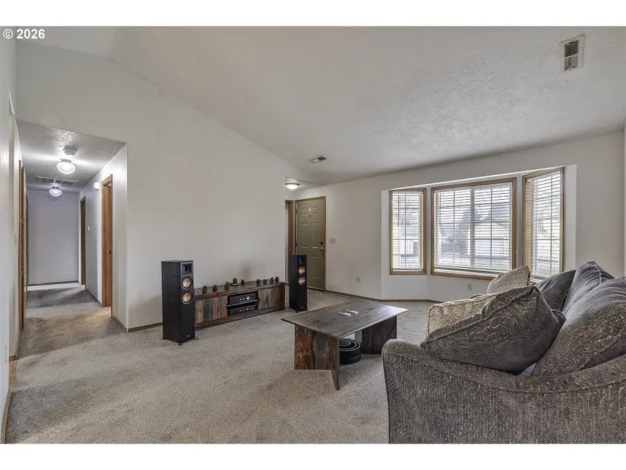 807 NE Sherman St, Sheridan, OR 97378 - Image #3