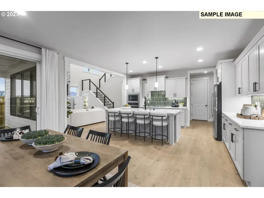 3281 Nightingale Dr, Woodburn, OR 97071 - #2