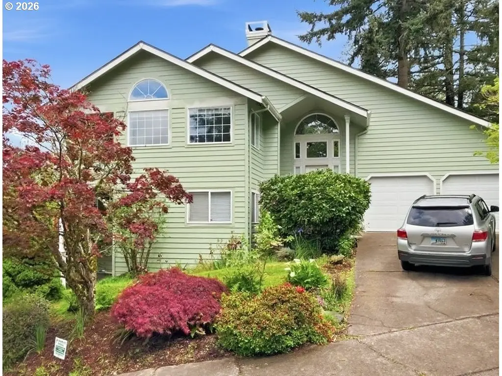 2533 Moon Mountain Dr, Eugene, OR 97403 - #1