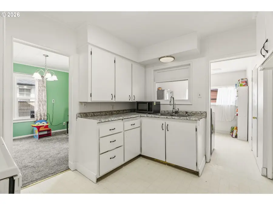 630 20th Ave, Longview, WA 98632 - #3