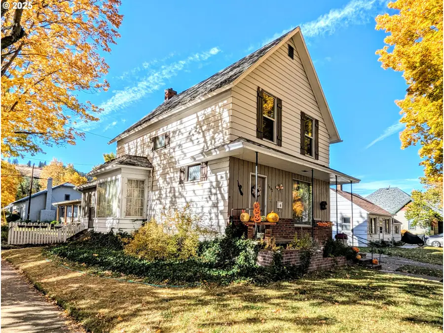 1802 3rd St, La Grande, OR 97850 - Image #2