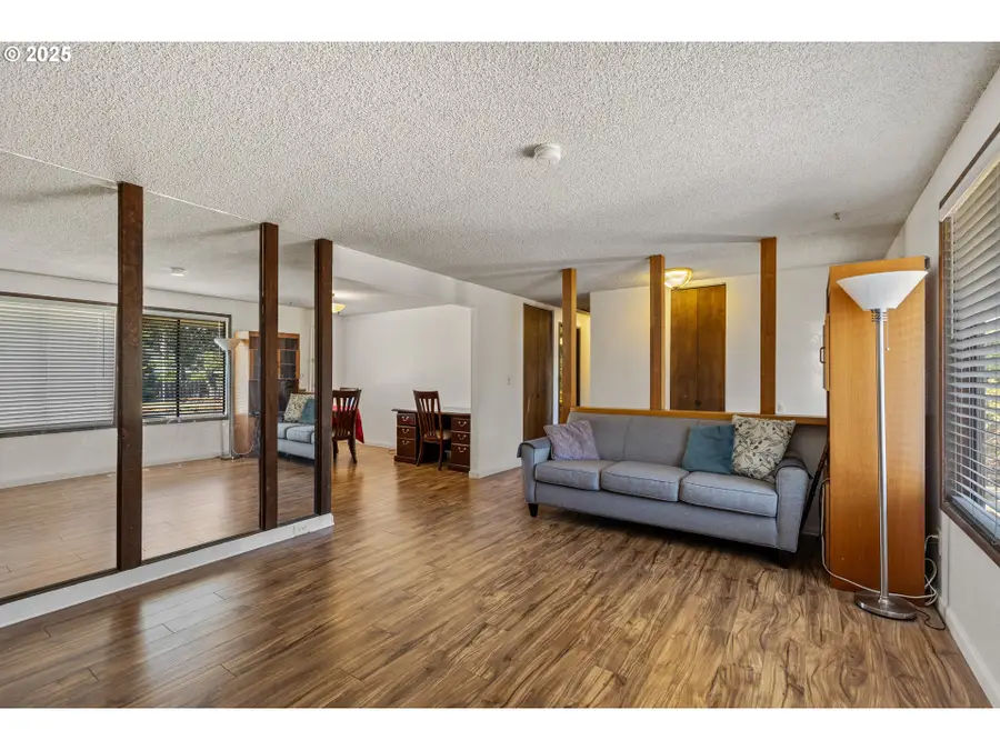 1766 NW Beaumont Ave, Roseburg, OR 97471 - Image #3