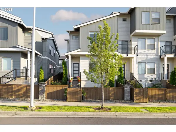 17322 SE Crossroads Ave, Damascus, OR 97089