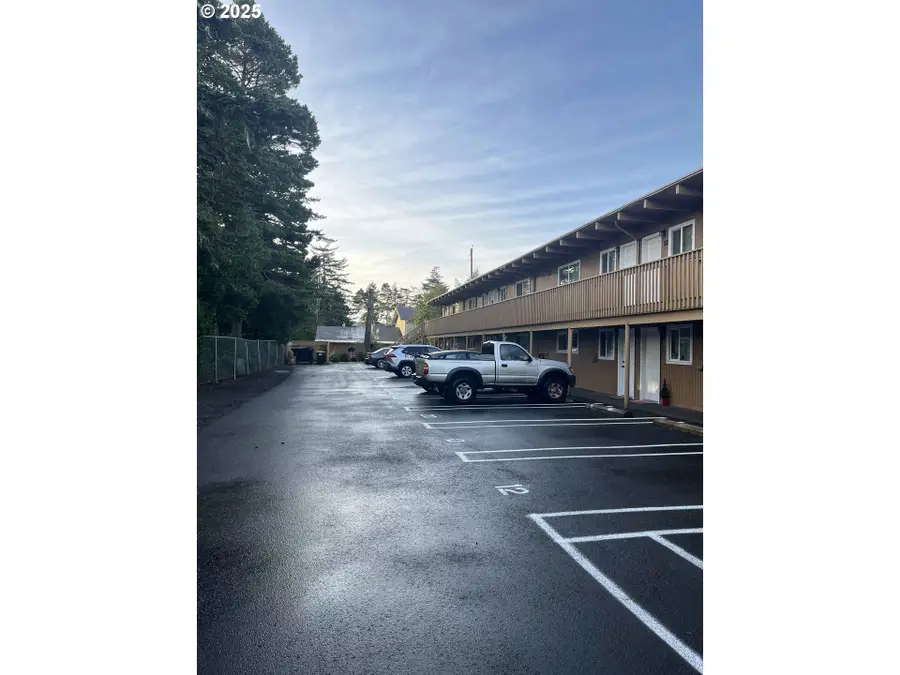 1260 10th St #23, Florence, OR 97439 - Image #2