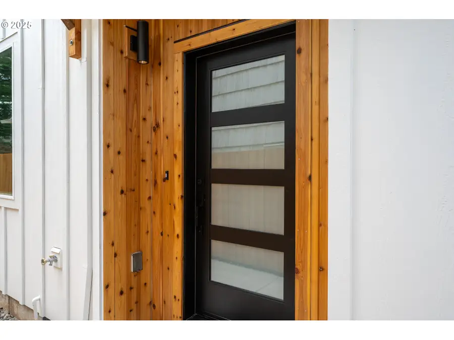 8352 NE Holladay St, Portland, OR 97220 - Image #3