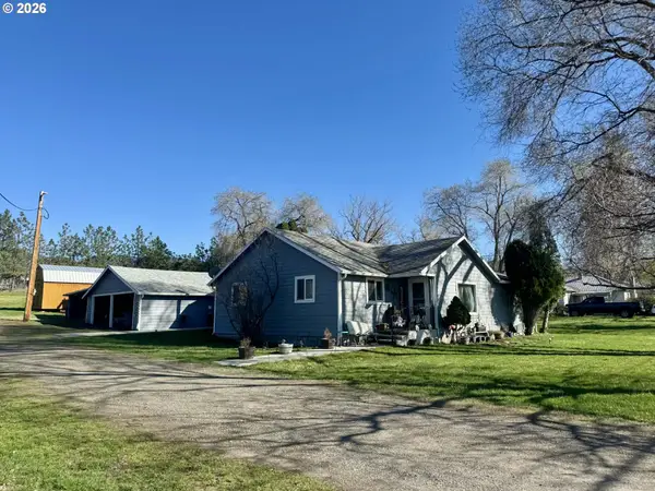 1107 Jasper St, Cove, OR 97824