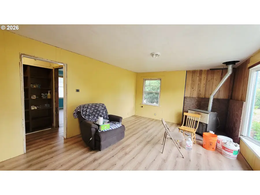 168 NE Broadway St, Myrtle Creek, OR 97457 - #3