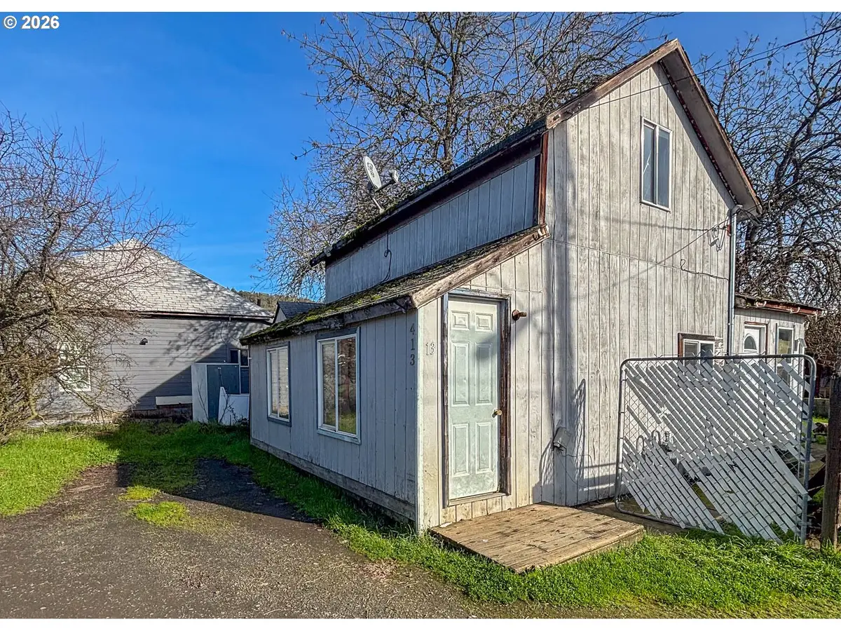 413 NE Nash St, Roseburg, OR 97470 - Image #1