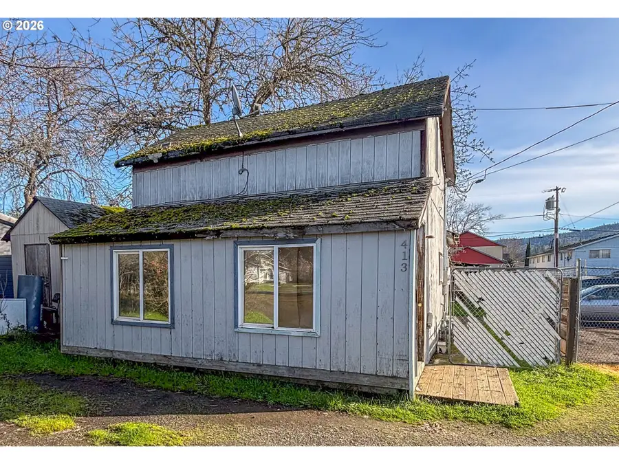 413 NE Nash St, Roseburg, OR 97470 - Image #2