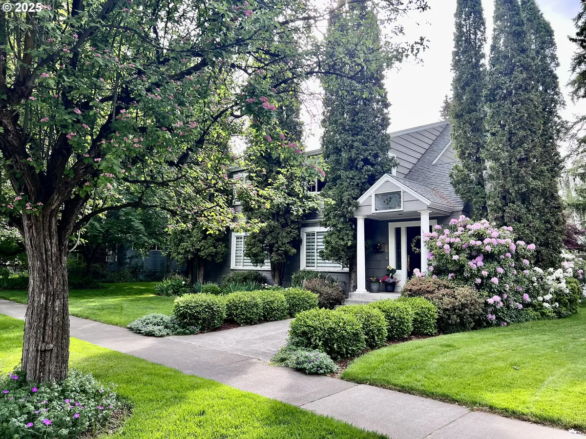 898 NW Riverside Blvd, Bend, OR 97703 - Image #1