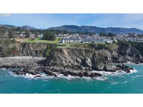 1307 Moore St #803, Brookings, OR 97415