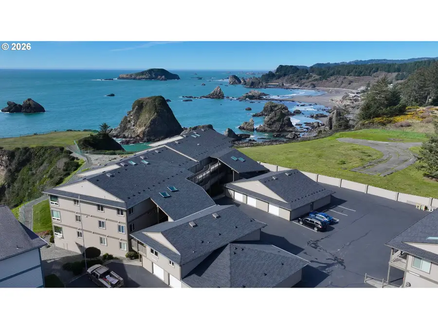 1307 Moore St #803, Brookings, OR 97415 - #2