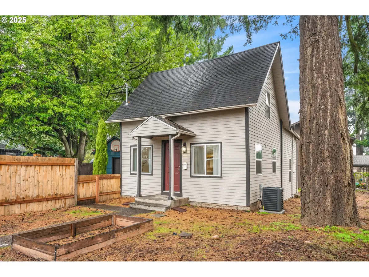 6099 NE Going St, Portland, OR 97218 - Image #1