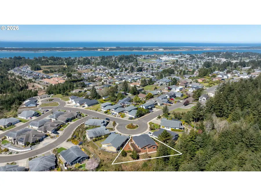 1225 Nautical Ln, Coos Bay, OR 97420 - #3