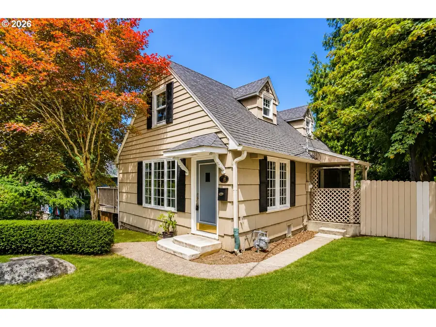 1329 SW Hume St, Portland, OR 97219 - #2