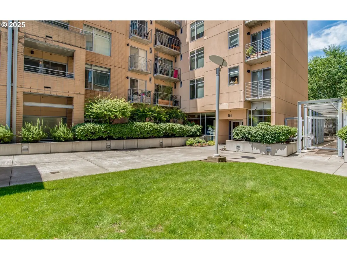 701 Columbia St #602, Vancouver, WA 98660 - Image #1