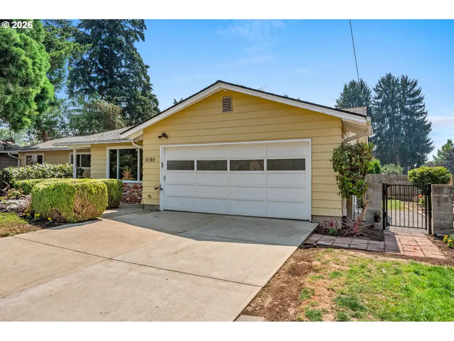 5190 SE Golden Rd, Hillsboro, OR 97123 - #2