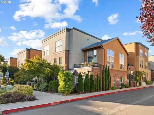 6285 NE Carillion Dr #104, Hillsboro, OR 97124