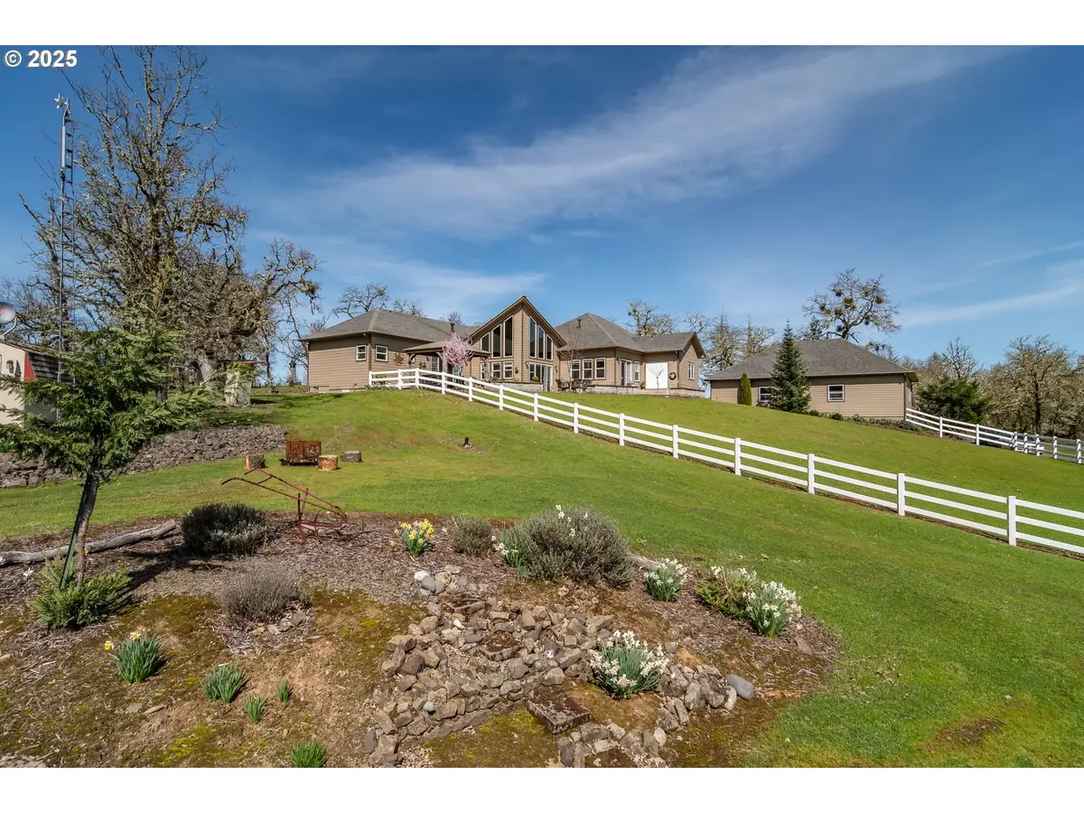 1000 Windy Mountain Ln, Oakland, OR 97462 - Image #1