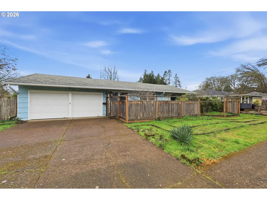 2710 NW Garfield Ave, Corvallis, OR 97330 - #2