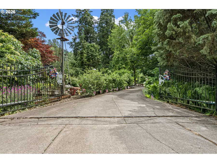 42092 Holden Creek Ln, Springfield, OR 97478 - #3