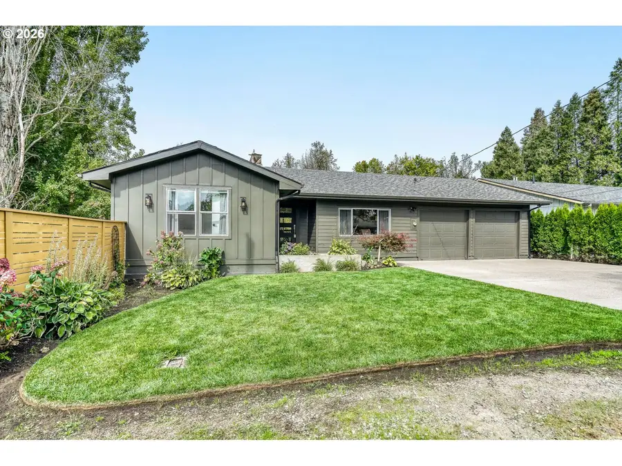 845 Mckinley St, Woodburn, OR 97071 - #2