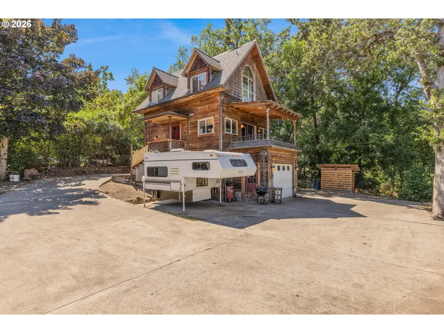 2260 Sherman Ave, Hood River, OR 97031 - #2