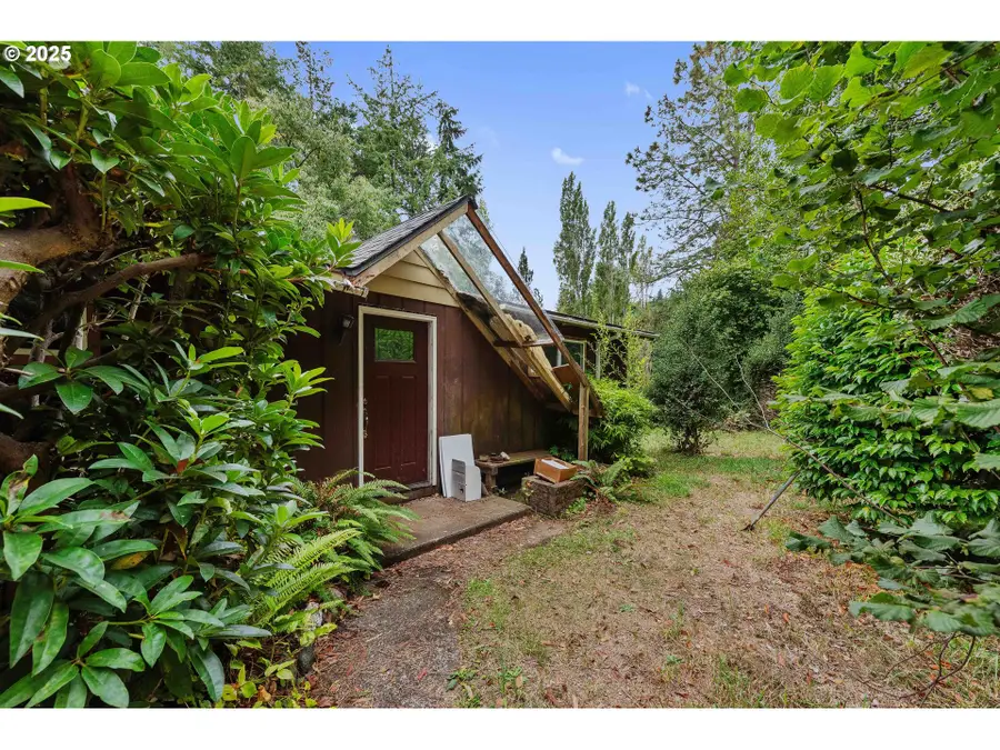 92688 Libby Ln, Coos Bay, OR 97420 - Image #2