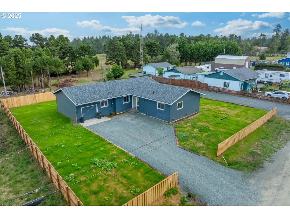 87831 Astor Ln, Bandon, OR 97411 - Image #1
