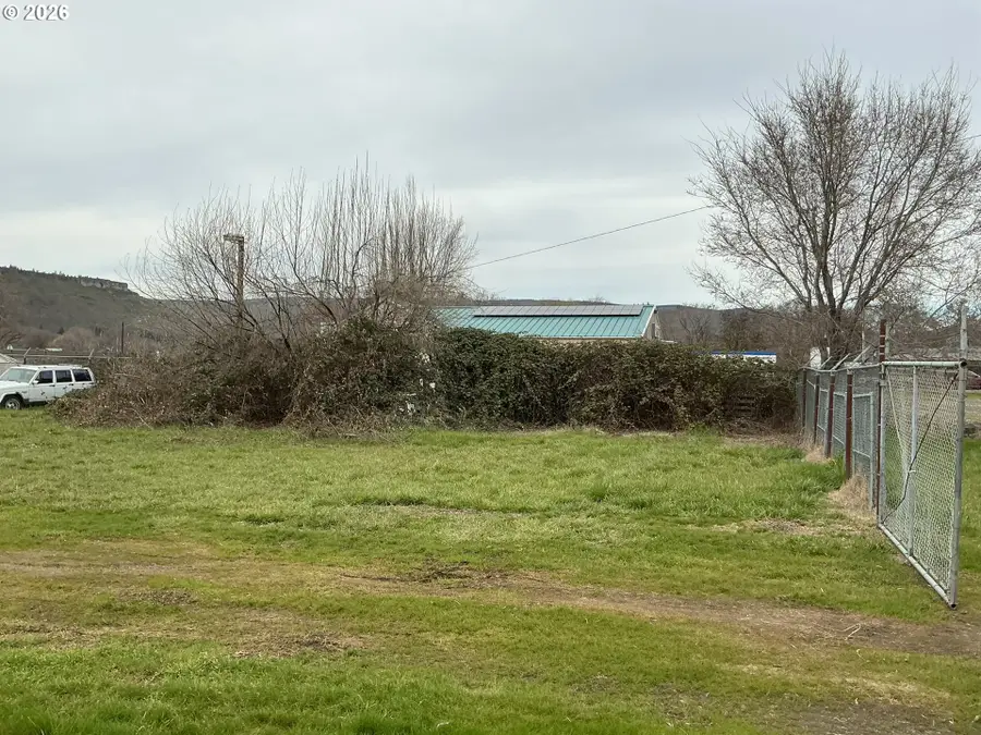 2630 W 2nd St, The Dalles, OR 97058 - #3