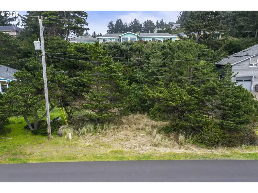 2605 NW Parker Ave, Waldport, OR 97394 - Image #2