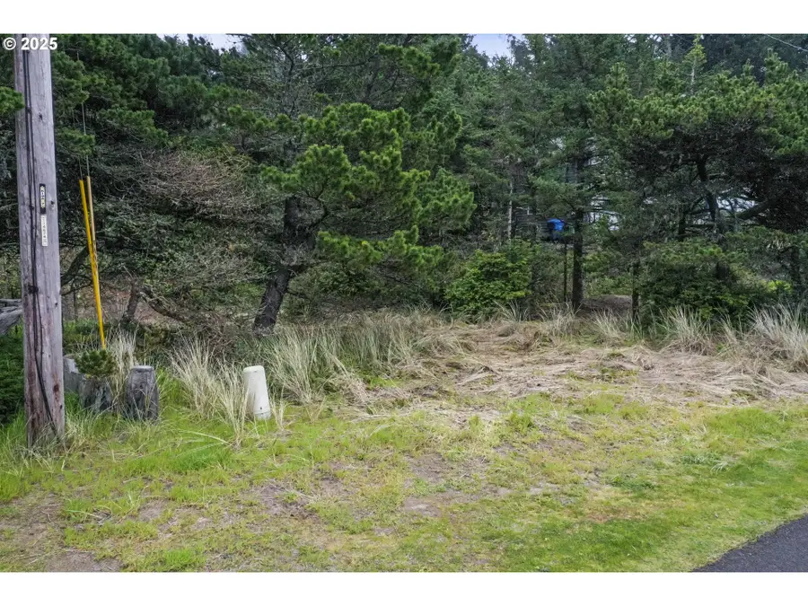 2605 NW Parker Ave, Waldport, OR 97394 - Image #3