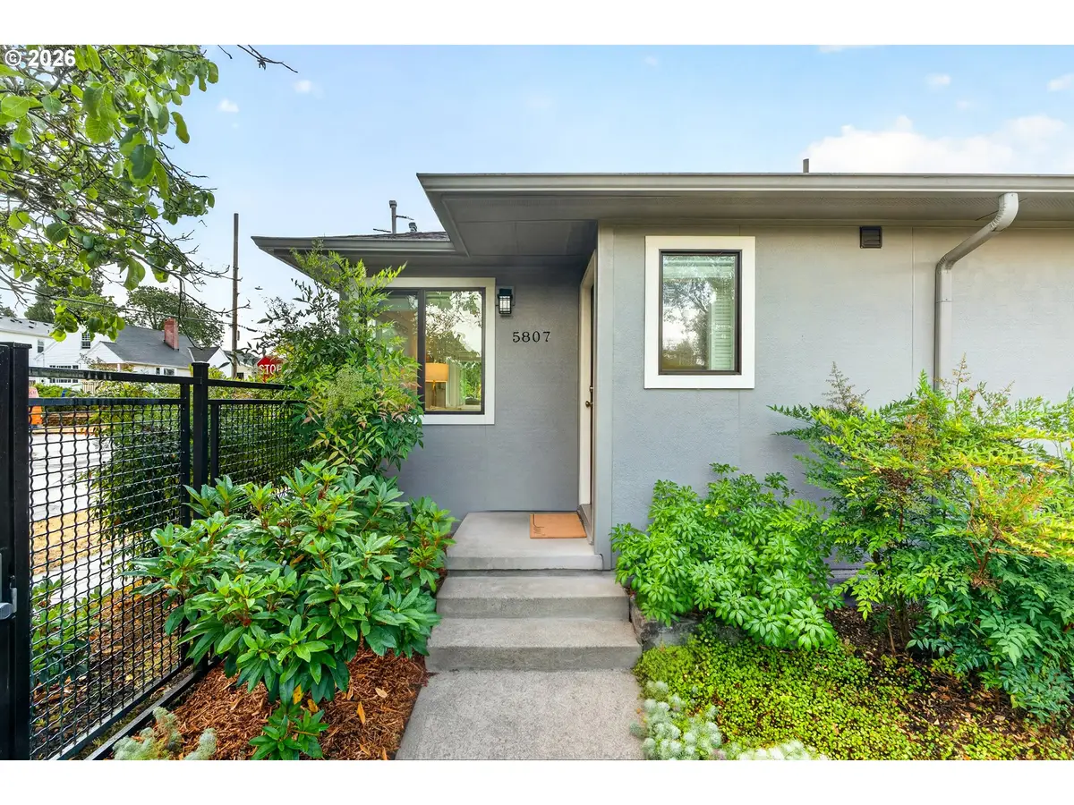 5807 NE 10th Ave #108, Portland, OR 97211 - #1