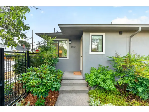 5807 NE 10th Ave #108, Portland, OR 97211