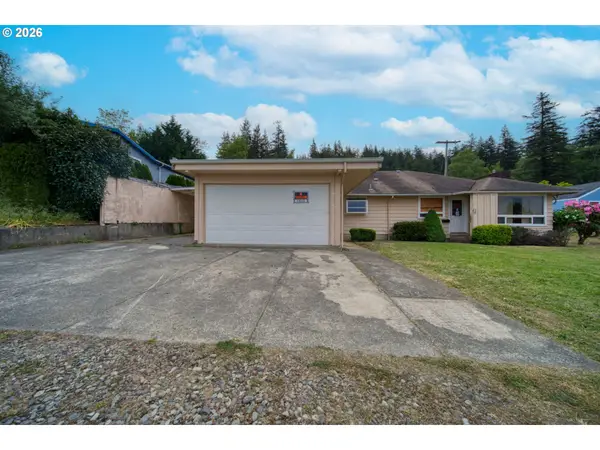 1220 N Henry St, Coquille, OR 97423