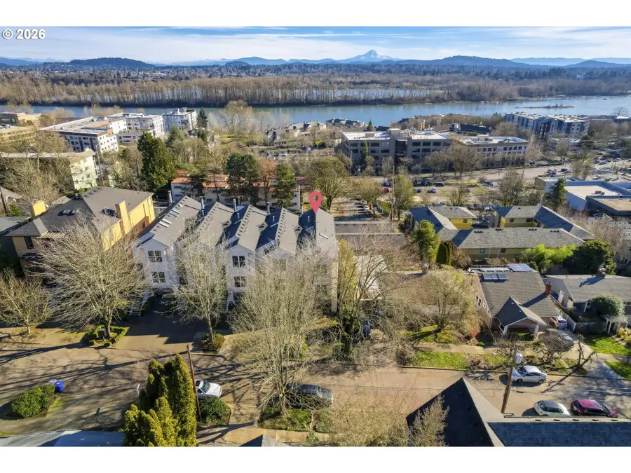 5036 SW View Point Ter, Portland, OR 97239 - Image #2