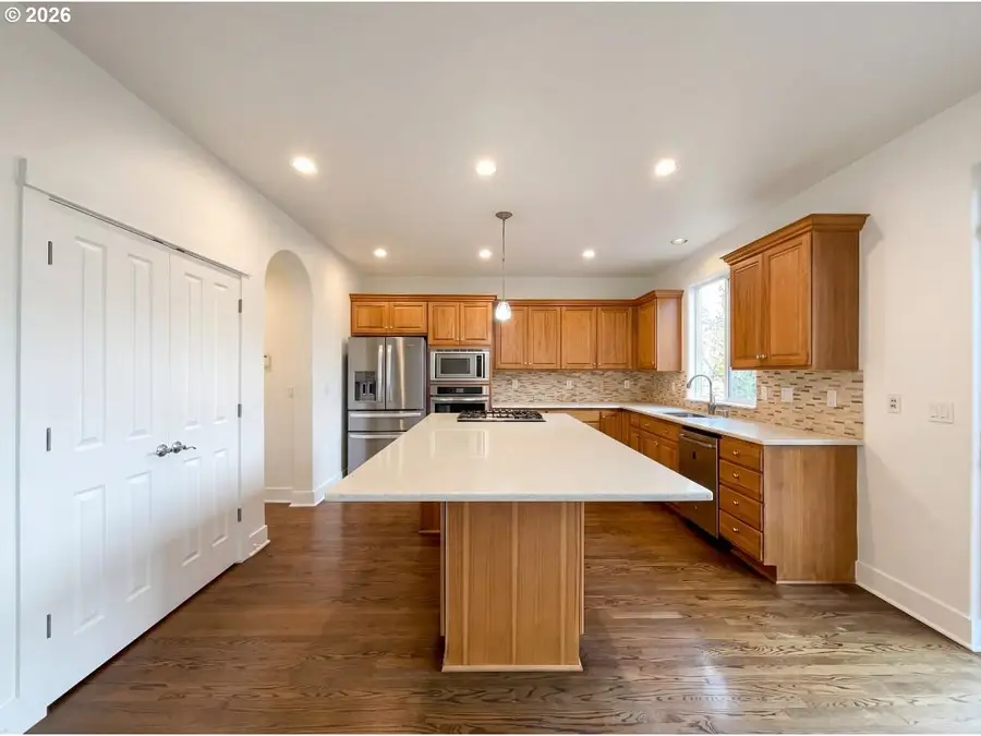 10989 SW Oneida St, Tualatin, OR 97062 - #2