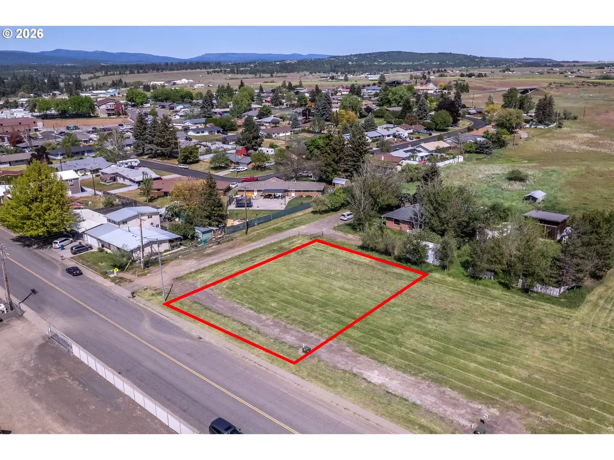 808 S Roosevelt St, Goldendale, WA 98620 - #1