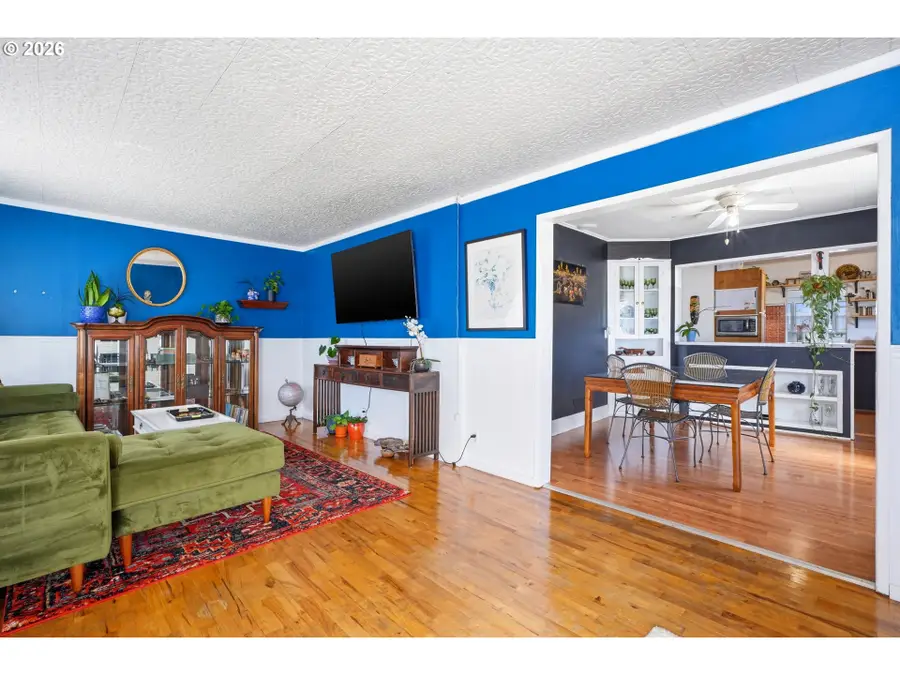 221 Walnut St, Independence, OR 97351 - #3