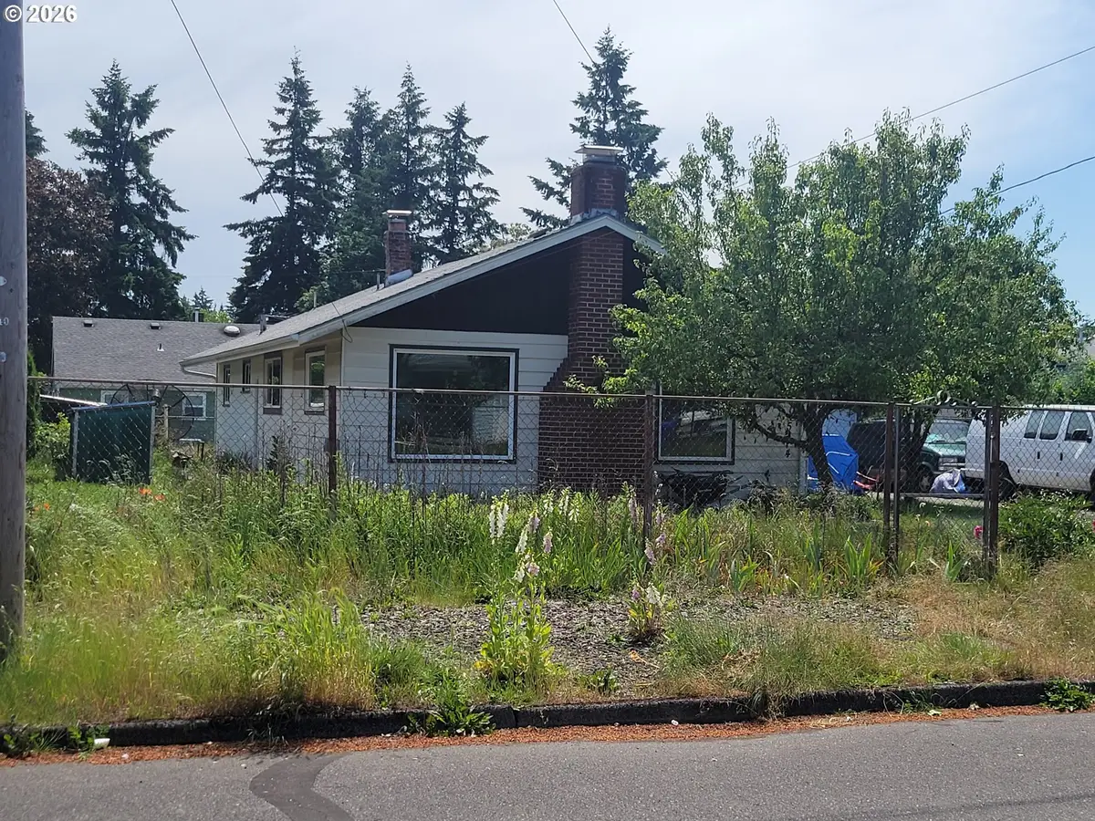 11534 SE Alder St, Portland, OR 97216 - #1